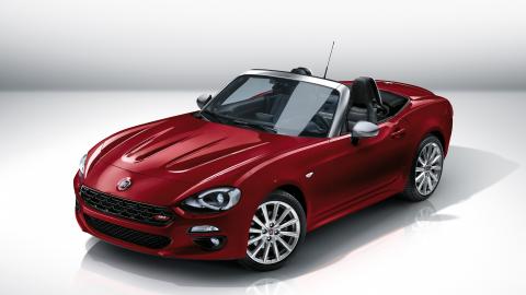 菲亞特終于在洛杉磯車展上推出了廣受期待的新型菲亞特124 Spider