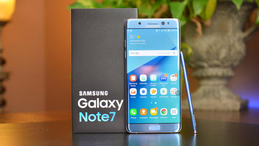 由于Galaxy Note 7爆炸智能手機(jī)制造商三星將所有手機(jī)撤出了市場(chǎng)