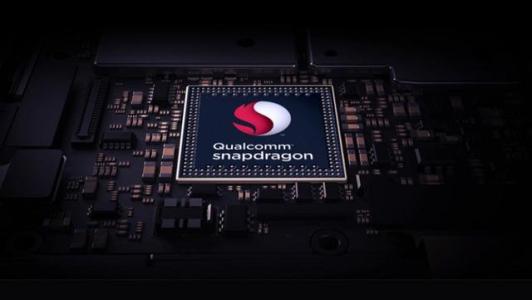 手機(jī)配備了Qualcomm Snapdragon 821處理器和8 GB RAM