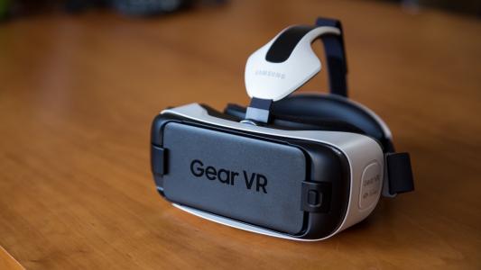 在這種情況下三星提供的Gear VR的價格僅為990盧比