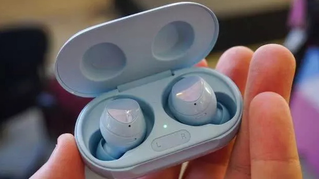 三星Galaxy Buds Plus評(píng)測(cè)：AirPods競(jìng)爭(zhēng)對(duì)手提升了性能