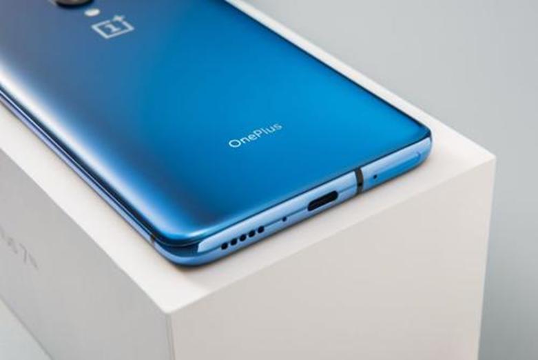 OnePlus 8 Pro首個Live Images在線發(fā)布具有打孔相機(jī)