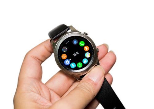 三星Gear S3智能手表將LTE裝入46mm巨型表殼中