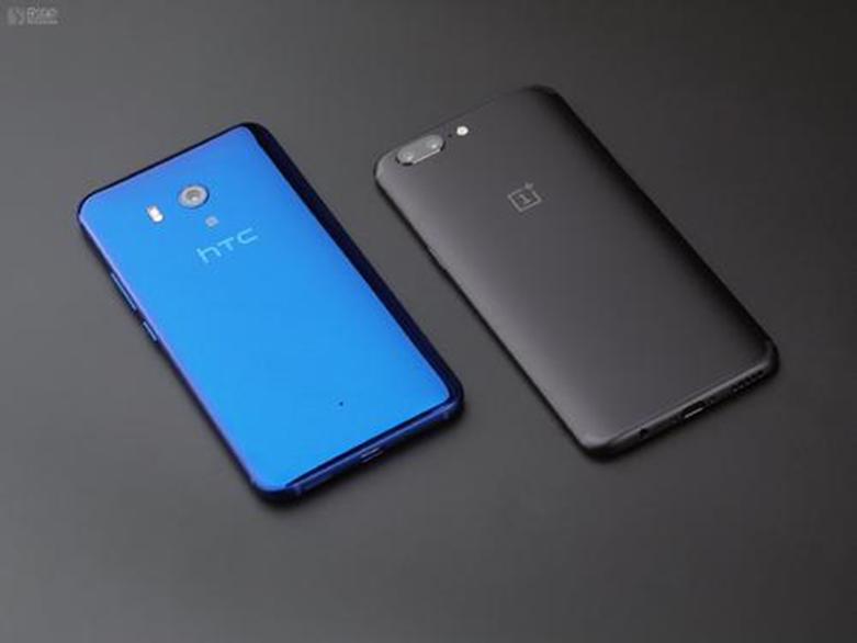 HTC U11動手操作—可壓縮的全玻璃設(shè)備支持雙熱字