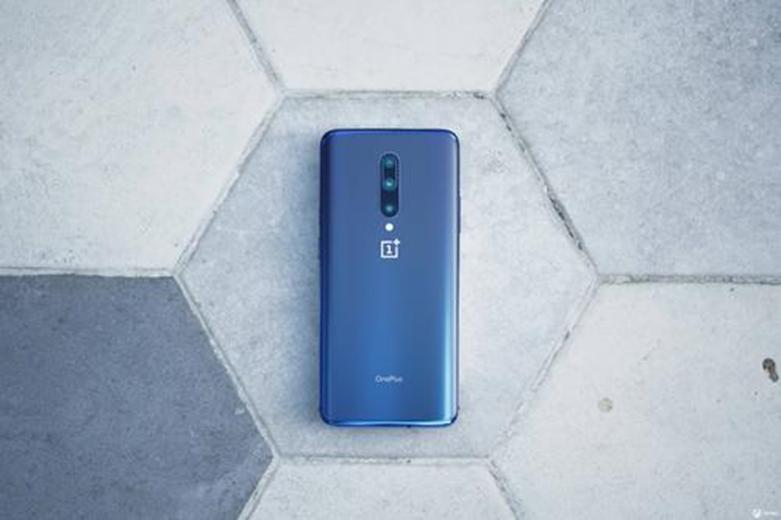 OnePlus 8 Pro的外殼和零售包裝盒泄漏幾天才能啟動