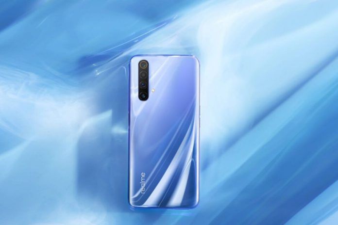 Realme X50t 5G（RMX2052）可能是X50系列的第五種型號(hào)，在Google Play支持的設(shè)備列表中被發(fā)現(xiàn)