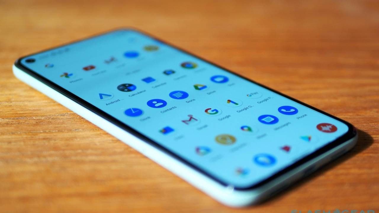 谷歌Pixel 5屏幕間隙問題顯然是設(shè)計的一部分