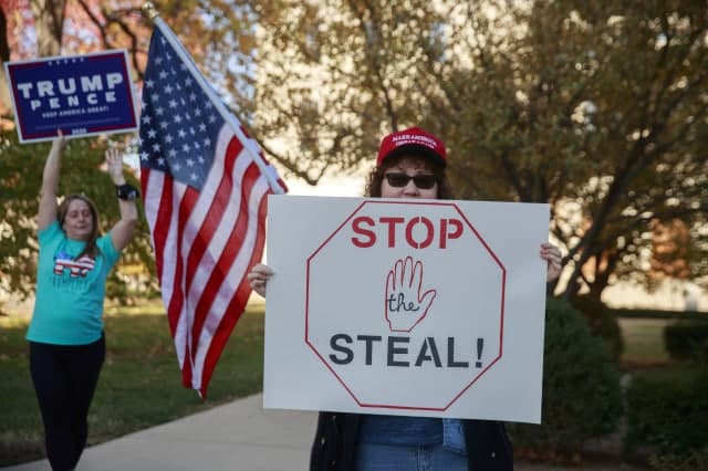 Facebook刪除傳播“ Stop The Steal”選舉錯(cuò)誤信息的頁(yè)面