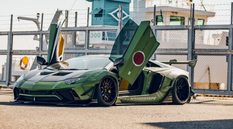 蘭博基尼Aventador“零式戰(zhàn)斗機(jī)”結(jié)合了自由行走套件和Warbird外觀