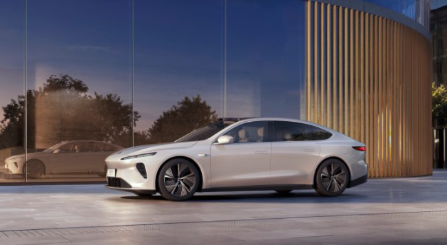 蔚來(lái)NIO ET7電動(dòng)轎車以150 kWh電池，621英里續(xù)航，LiDAR亮相