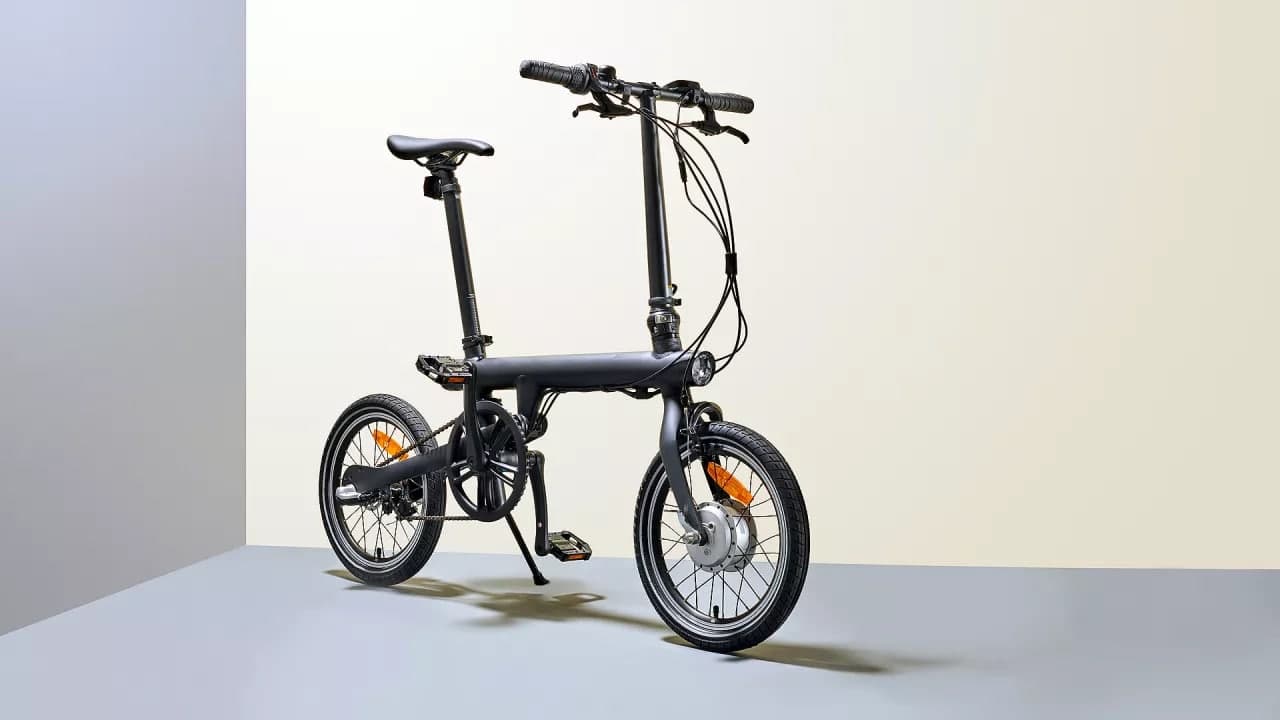 我嘗試了小米的廉價折疊電動自行車 Brompton 競爭對手