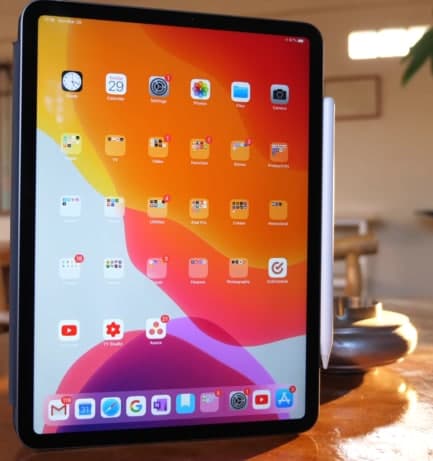 更亮的 OLED 顯示屏可能會出現(xiàn)在未來的 iPad Pro 和 MacBook Pro 機型中